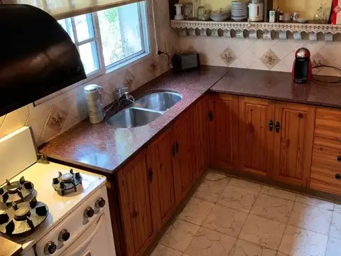 Excelente PH Tipo casa 4 Amb con cochera - Villa Ballester