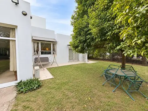 Casa 5 ambientes con 4 baños