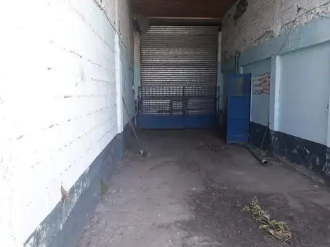 Baroni 63  LOCAL c/ FONDO LIBRE