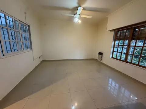 Departamento en Alquiler en Mataderos, $ 900.000