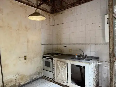 Casa 4 ambientes con 1 baño