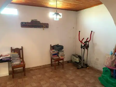 Casa 2 ambientes con 2 baños