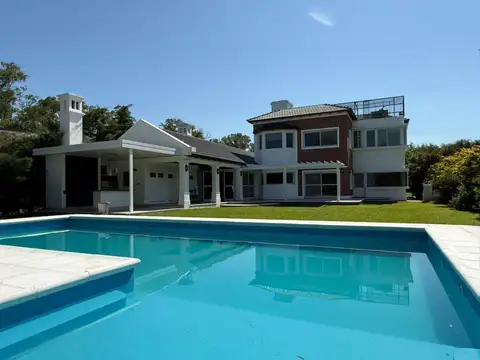 VENTA/PERMUTA. Casa 4 dormitorios   Oficina. Piscina y Quincho. Kentucky, Funes