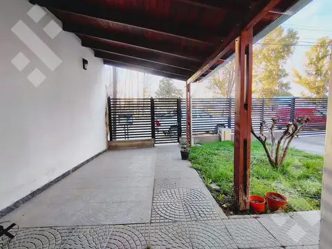 En venta | casa   quincho | apto credito | centenario