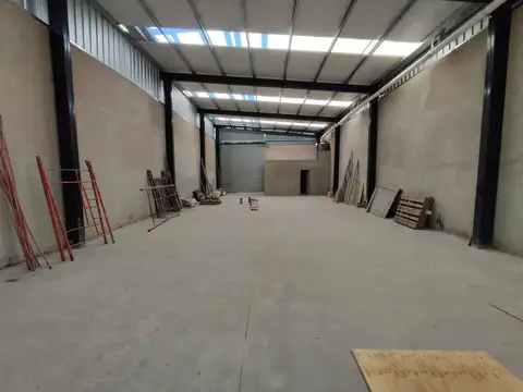 Galpon en Venta 10  mts Frente