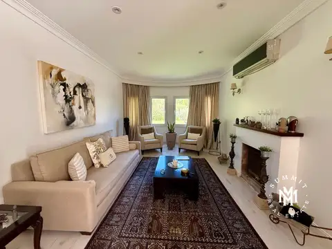 Casa en Venta en Abril Club De Campo, USD 560.000