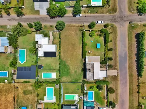 Terreno en VENTA Canales al 700 ACEQUIAS DEL AIRE ROLDAN