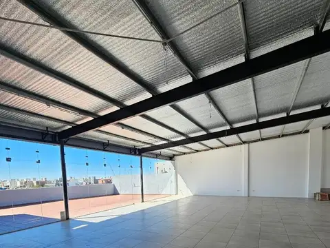 ALQUILER LOCAL 144m2 TERRAZA EXCLUSIVA CON GAS MANANTIALES