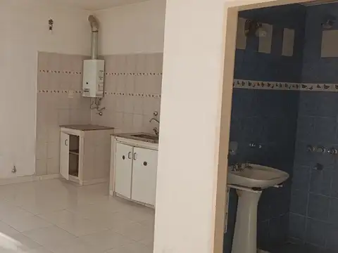 Casa 2 ambientes con 1 baño