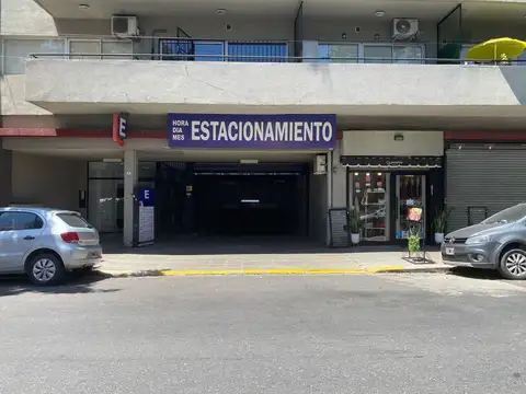 Venta de cochera fija Recoleta 