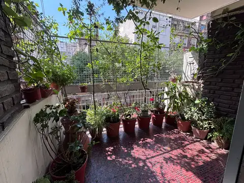 Julián Álvarez 2400, Piso 2