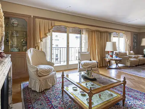 Departamento en Venta de 8 ambientes