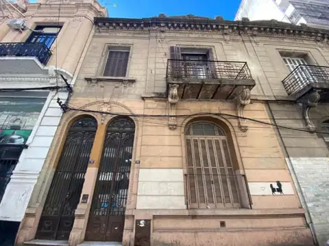 Casa de 6 dormitorios en venta  en el Centro de Rosario