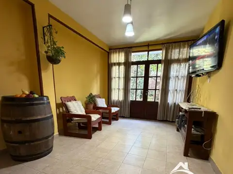 Casa 12 ambientes con 3 baños