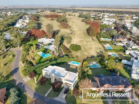Venta Casa 4 Dormitorios Kentucky Club de Campo