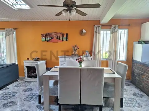 Casa en Venta con 3 cocheras