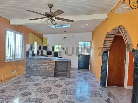 Casa en Venta con 3 cocheras