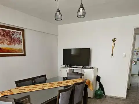 Casa 6 ambientes con 2 baños