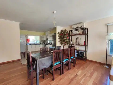 CASA 4 AMBIENTES EN VENTA EN LA CANDIDA FINANCIA