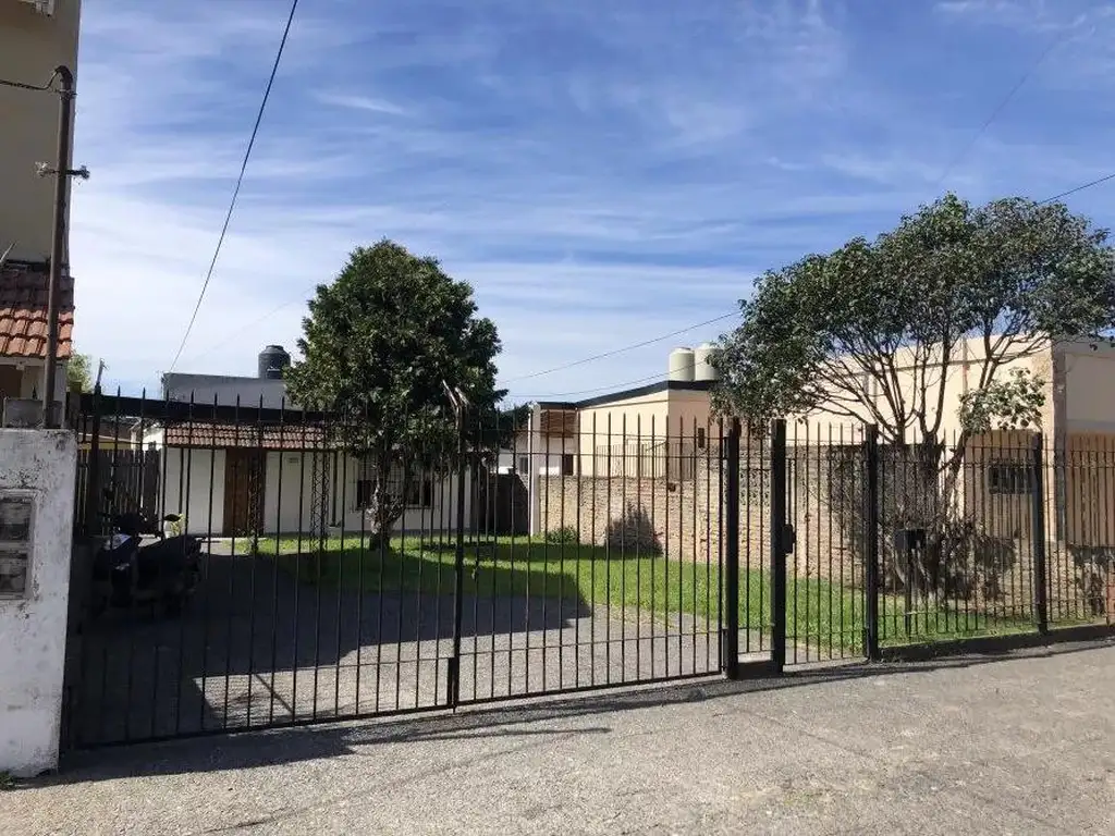 Rondeau e/ Avenida Nicolas Bruzzone y Juan Bautista Alberdi