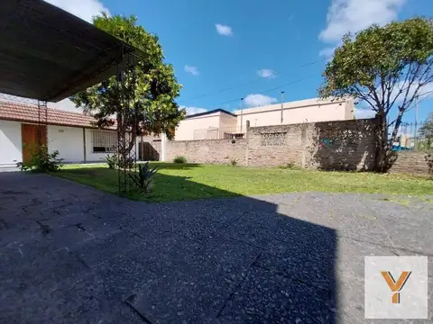 Rondeau e/ Avenida Nicolas Bruzzone y Juan Bautista Alberdi