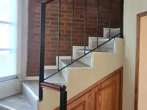 Venta de casa en El Jaguel . Parque Leloir