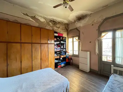 CASA 8 AMBIENTES TERRAZA QUINCHO Y LOCAL COMERCIAL