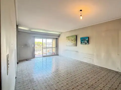 VENTA 4 AMBIENTES BALCON COCHERA PATERNAL