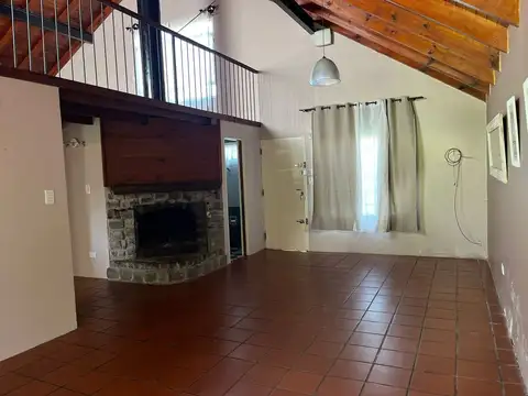 Casa en Alquiler en City Bell, $ 800.000