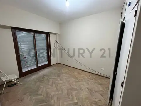 DEPARTAMENTO 3 AMBIENTES CON TERRAZA Y PATIO EN CIUDADELA!