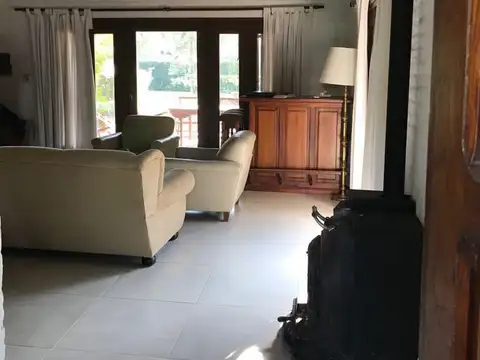 Casa en Alquiler de 3 dormitorios