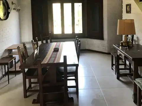 Casa 6 ambientes con 3 baños