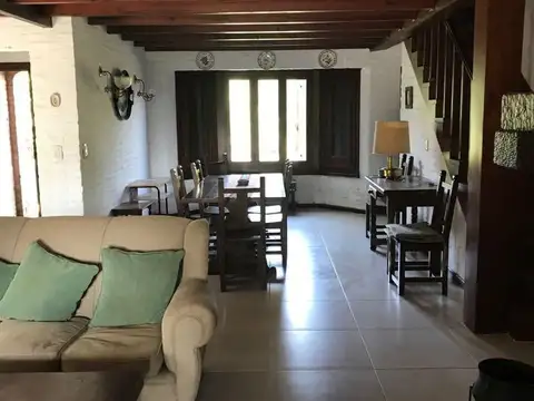 Casa en Alquiler en Village Golf & Tenis Club, USD 1.500