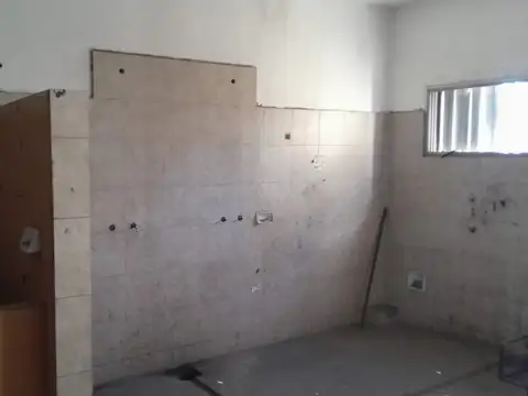 Galpon en Venta en Banfield, USD 450.000