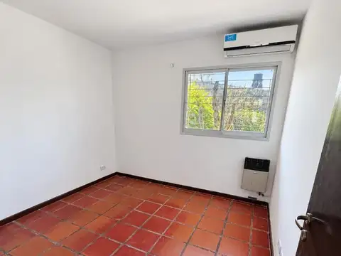 Casa en Alquiler con 1 cochera