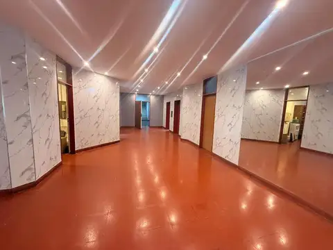 Amplio Departamento en venta ubicado al contra frente.