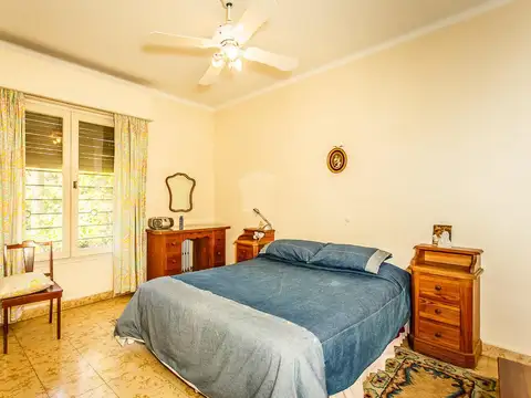 Casa en Venta con 10 cocheras