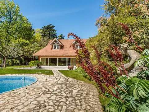 Casa Quinta en Venta Los Naranjos, Casa con gran jardín y pileta