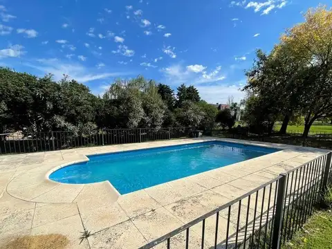 Casa 6 ambientes con 2 baños