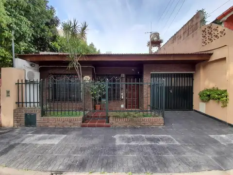 Casa 4 ambientes en venta en Castelar Sur