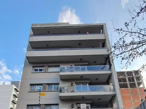 Semipiso 3 Amb. c/cochera Sarmiento 1023 Quilmes