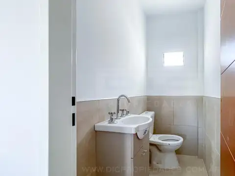 Casa 3 ambientes con 1 baño