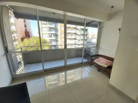 2 ambientes con balcon piso 3 al Frente Muy Luminoso Pileta