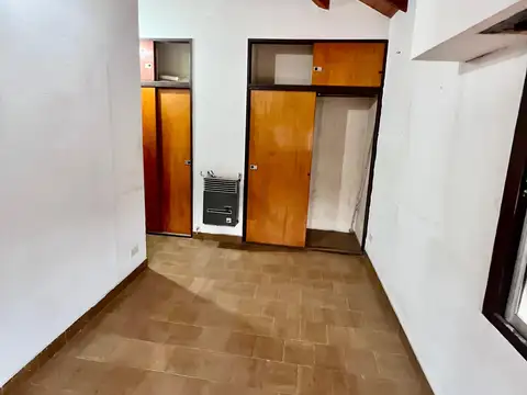 Martínez: Departamento Tipo PH de 2 Amb con Jardín. a m de Av Flemming. Incluye Impuestos