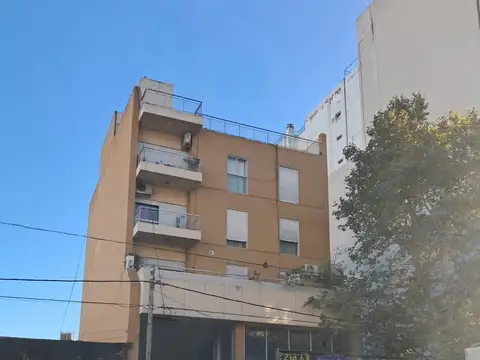 Departamento 3 ambientes con balcon