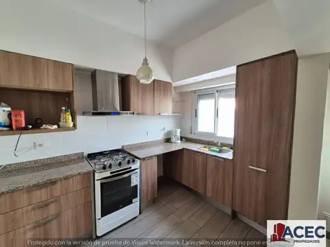 Casa en Alquiler con 1 cochera