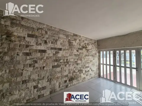 Casa 4 ambientes con 2 baños