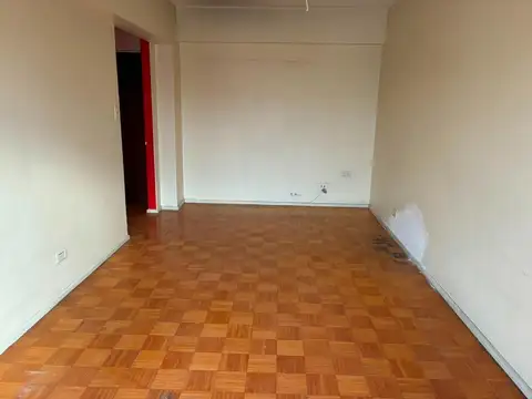 Departamento en Venta en Parque Chacabuco, USD 110.000