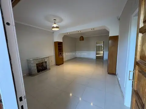Depto Tipo Casa en Alquiler de 4 ambientes