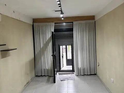 Local en Alquiler en José Mármol, $ 500.000